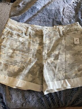 Time and Tru Neutral Camo Roll-Cuff Jean Shorts - Light Taupe